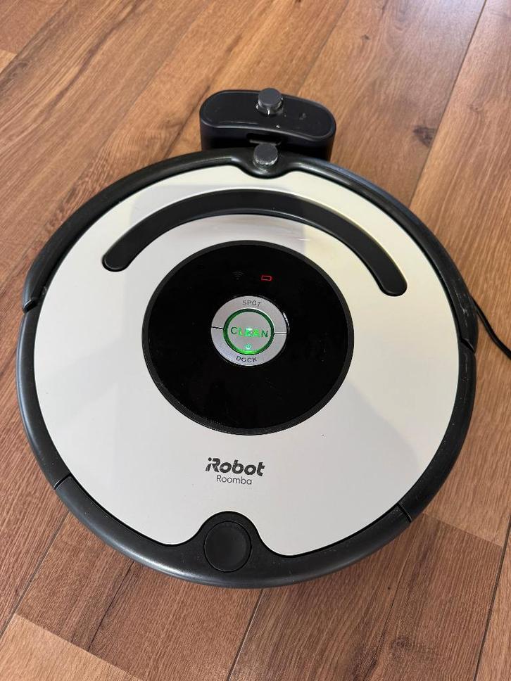 Aspirateur Wifi iRobot Roomba, Electroménager, Aspirateurs, Comme neuf, Aspirateur, Moins de 1 200 watts, Réservoir, Enlèvement ou Envoi