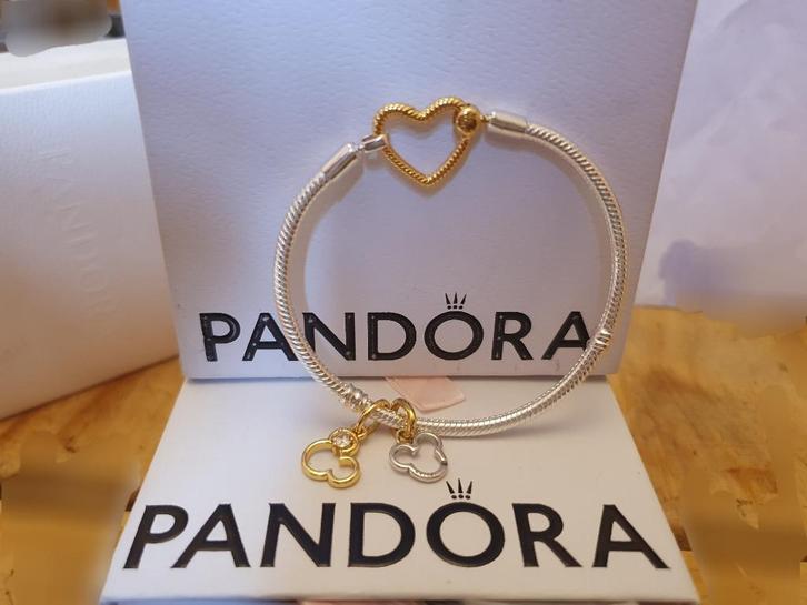 Bracelet coeur Pandora + 2  Mickey Minnie + 1 Swarovski, Handtassen en Accessoires, Bedels, Nieuw, Pandora, Zilver, Verzenden