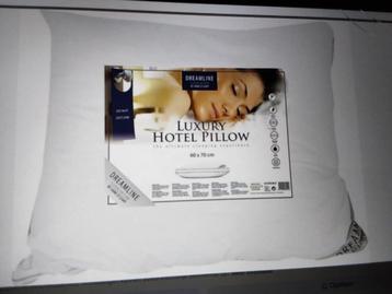 Hoofdkussens nieuw 2 stuks beschikbaar voor biedingen