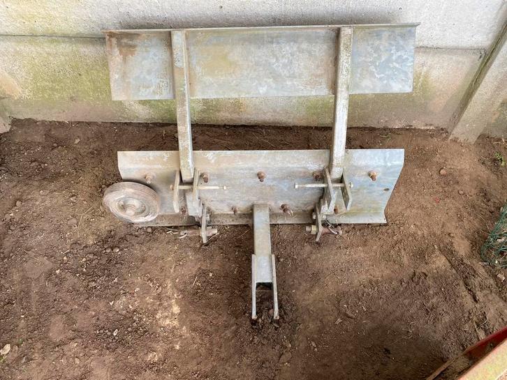 Tractor accesoires grondbak,manegevlakker,3 puntophanging, Articles professionnels, Agriculture | Tracteurs, Enlèvement