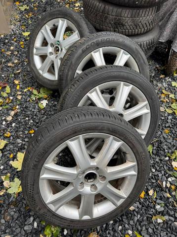 Jantes seat avec 2 pneus neufs beschikbaar voor biedingen