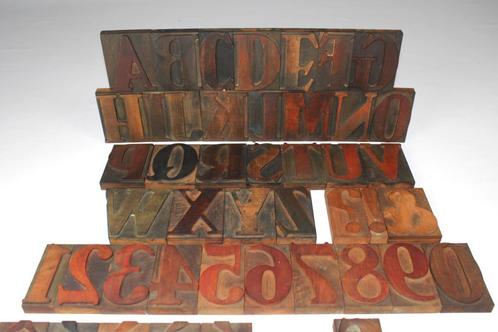 alphabet en lettres d'imprimerie en bois, Antiquités & Art, Curiosités & Brocante, Enlèvement ou Envoi