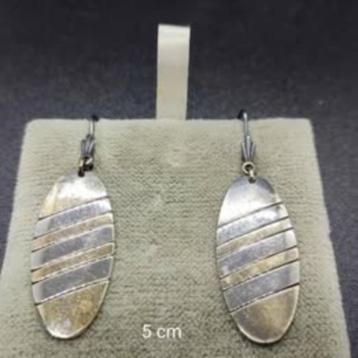 Tweekleurige bungelende oorbellen, sterling zilver beschikbaar voor biedingen