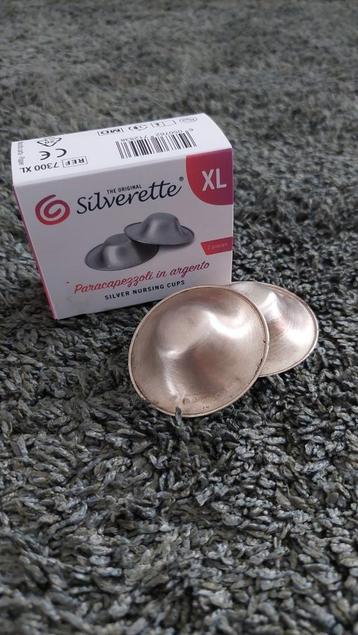Silverette zilverhoedje beschikbaar voor biedingen