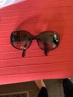 Prada lunettes de soleil, Utilisé