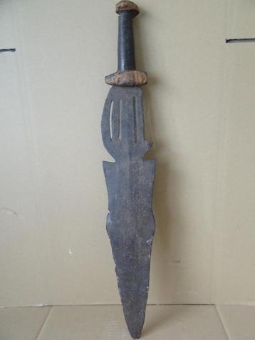 Afrikaans antiek inheems zwaard slachtzwaard machete 88cm beschikbaar voor biedingen