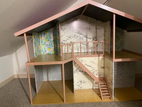 Zelfgemaakt Barbiehuis, Kinderen en Baby's, Speelgoed | Poppenhuizen, Gebruikt, Poppenhuis, Ophalen