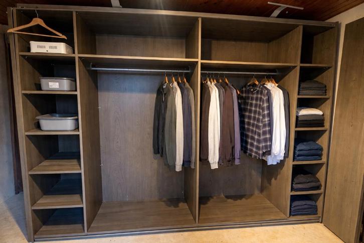 Chambre à coucher complète  , armoire miroir, Huis en Inrichting, Slaapkamer | Complete slaapkamers, Gebruikt, Tweepersoons, Ophalen