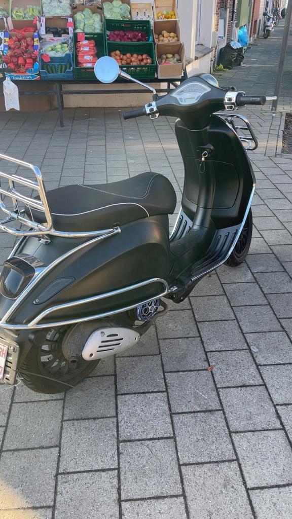 Vespa primavera 125, Fietsen en Brommers, Scooters | Vespa, Zo goed als nieuw, Ophalen