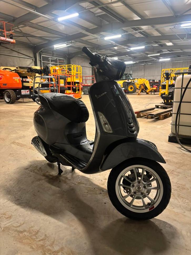 Vespa Sprint A Klassen, Fietsen en Brommers, Scooters | Vespa, Zo goed als nieuw, Vespa S, Klasse A (25 km/u), Benzine, Ophalen