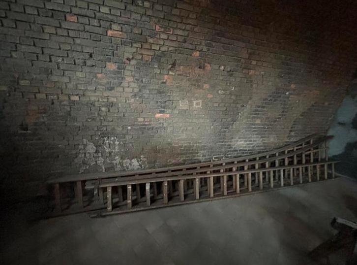 2 oudere dubbele houten ladders, Doe-het-zelf en Bouw, Ladders en Trappen, Ladder, Ophalen