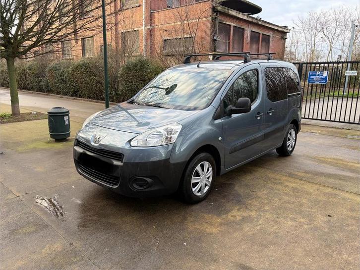 Peugeot partener 2013 essence euro 5, Autos, Peugeot, Particulier, Partner, Essence, Euro 5, MPV ou Monospace, 5 portes, Boîte manuelle