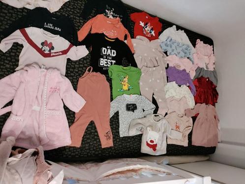 Vêtements 12 mois + gigoteuses + manteaux + chaussures, Kinderen en Baby's, Babykleding | Maat 80, Zo goed als nieuw, Meisje, Overige typen