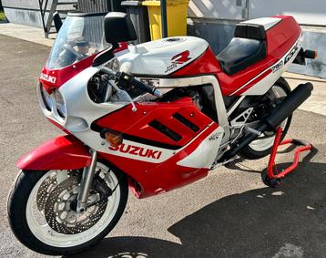 Suzuki GSX R 750 1988 - Slingshot beschikbaar voor biedingen