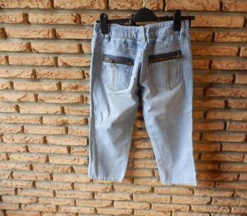(39)- jeans court femme t.36 bleu clair beschikbaar voor biedingen