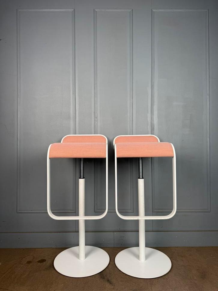 2 Lapalma Lem verstelbare swivel design krukken, Huis en Inrichting, Barkrukken, Zo goed als nieuw, 60 tot 90 cm, Metaal, 2 krukken