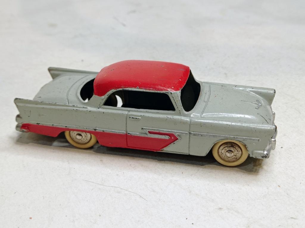 Dinky Toys France – Plymouth Belvedere 1951, Réf 24D, échelle 1:43 (Boîte AAA, Vert Malachite)