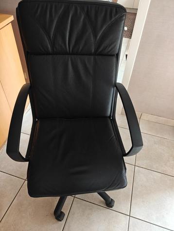 Bureaustoel beschikbaar voor biedingen