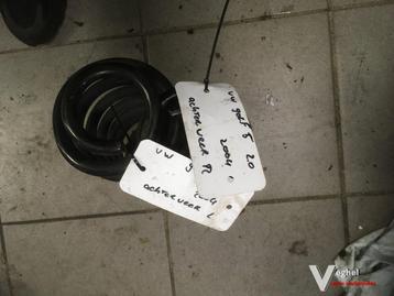 VW Golf 5 2.0 spiraalveer L + R 2004 beschikbaar voor biedingen