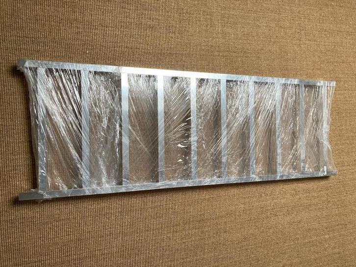 Radiateur seche serviettes Jumper HOX alu brillant, Doe-het-zelf en Bouw, Verwarming en Radiatoren, Zo goed als nieuw, Radiator