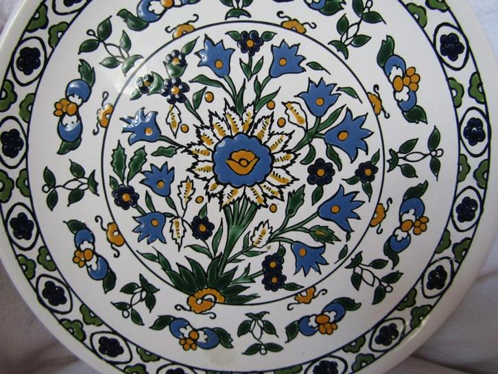 Mooi keramisch bord versierd met bladgoud, Antiek en Kunst, Antiek | Keramiek en Aardewerk, Ophalen of Verzenden