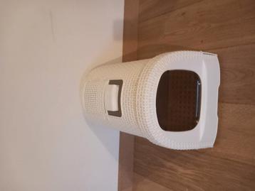 Kattenbak  beschikbaar voor biedingen