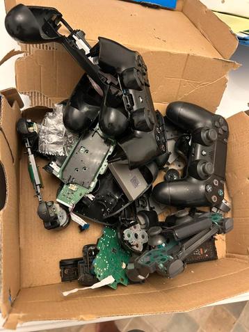 Ps4 controllers en onderdelen beschikbaar voor biedingen