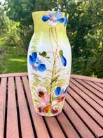 Vase en porcelaine avec motifs floraux peints à la main, Ophalen of Verzenden