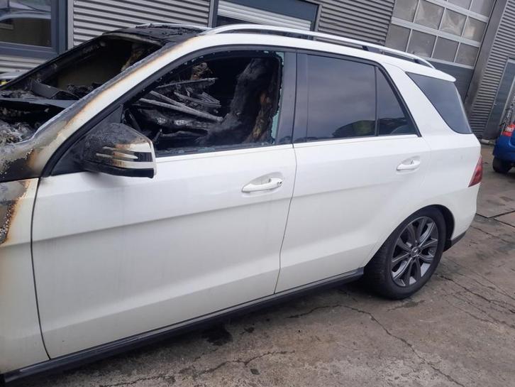 PORTIER LINKS VOOR Mercedes-Benz GLE (W166) (A1667200105), Auto-onderdelen, Carrosserie, Deur, Mercedes-Benz, Voor, Links, Gebruikt