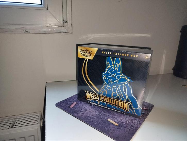MEGA LUCARIO EVOLUTION ETB, Hobby en Vrije tijd, Verzamelkaartspellen | Pokémon, Ophalen of Verzenden