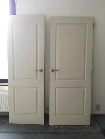 Witte deur met Litto hengsel, weg wegens verbouwing