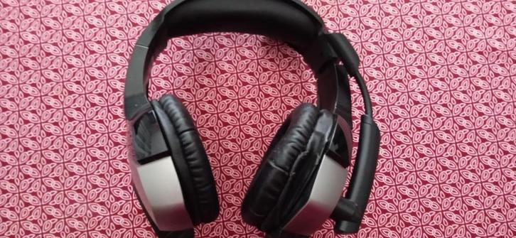 Over-ear koptelefoon met microfoon, Computers en Software, Headsets, Gebruikt, Bedraad, Gaming headset, Ophalen