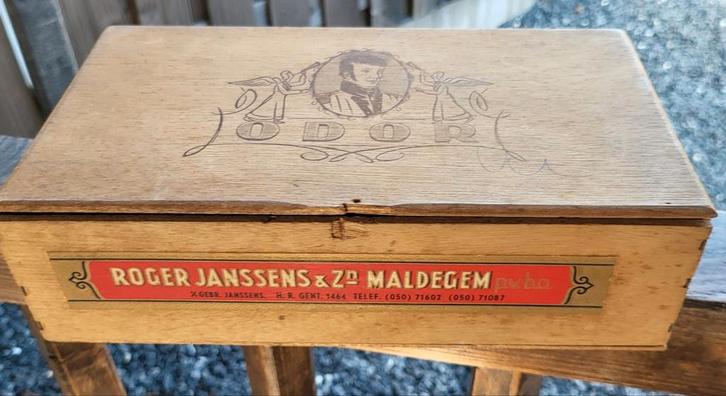 Sigarenkistje Roger Janssens Maldegem, Verzamelen, Rookartikelen, Aanstekers en Luciferdoosjes, Zo goed als nieuw, Ophalen of Verzenden