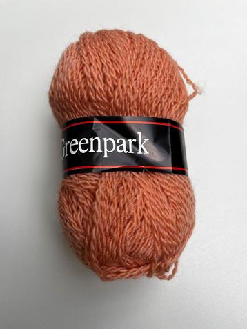 Nieuwe breiwol 16 bollen beschikbaar voor biedingen