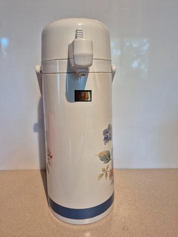T.L. Thermos met pomp 1,6L beschikbaar voor biedingen