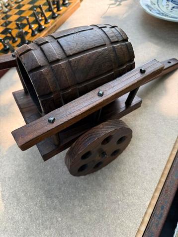 Houten vat beschikbaar voor biedingen