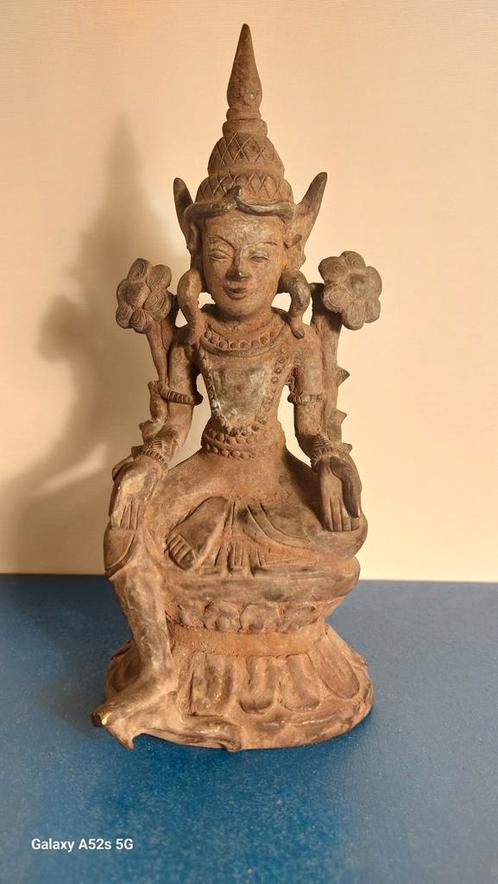 Boddha en bronze avec fleur de lotus., Maison & Meubles, Accessoires pour la Maison | Statues de Bouddha, Comme neuf, Enlèvement ou Envoi