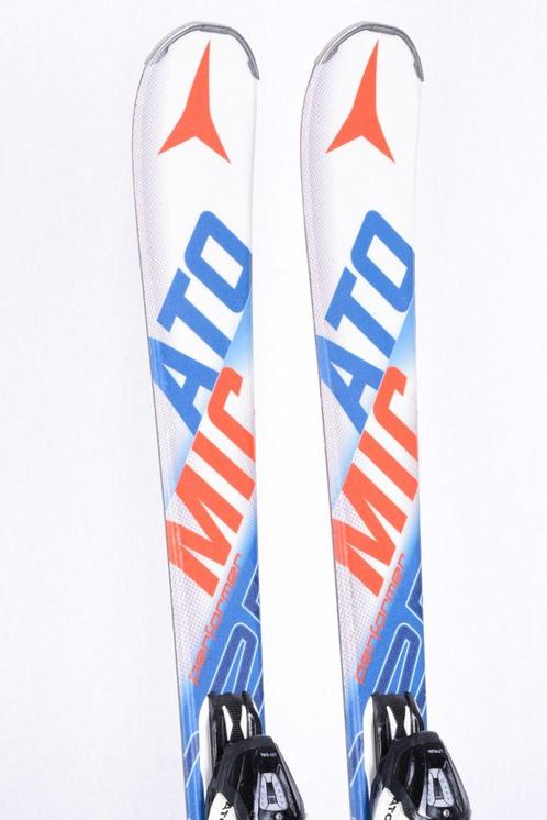SKIS ATOMIC PERFORMER XT BEND-X 142 cm, bleu, capuchon en fi, Sports & Fitness, Ski & Ski de fond, Utilisé, Skis, Atomic, Carving