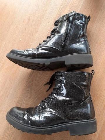 Meisjesschoen Geox maat 38 beschikbaar voor biedingen