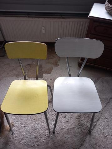 2 chaises vintage annees 60-70 beschikbaar voor biedingen