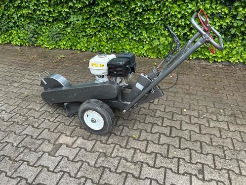 Dosko 337-14H stobbenfrees stronkenfrees, Tuin en Terras, Veegmachines, Zo goed als nieuw, Ophalen