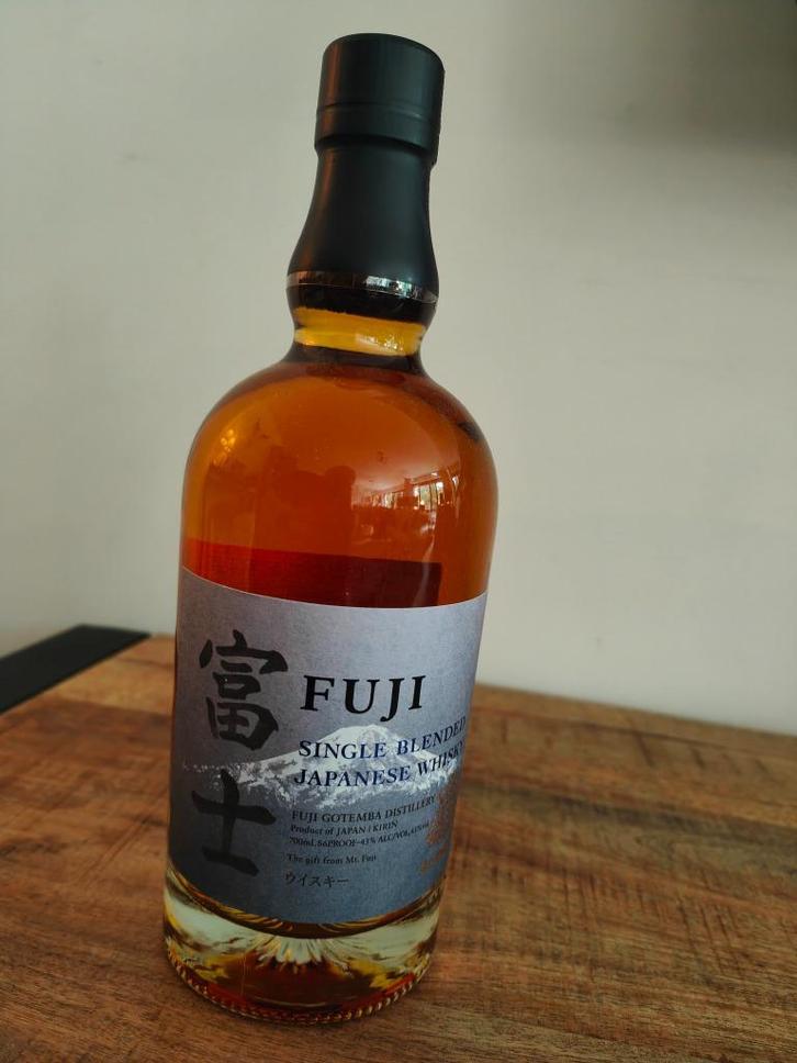 Whisky japonais FUJI Single Blended 43 % (Kirin FUJI), Collections, Vins, Neuf, Autres types, Autres régions, Pleine, Enlèvement ou Envoi