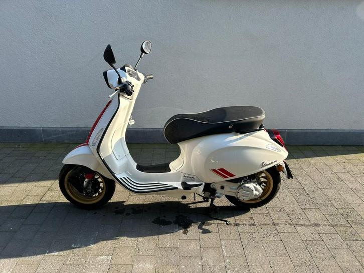 Vespa 50 cc - Limited Edition, Fietsen en Brommers, Scooters | Vespa, Zo goed als nieuw, Overige modellen, Klasse B (45 km/u)