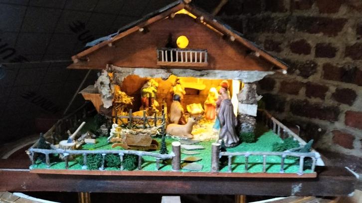 Crèche artisanale lumineuse, Hobby & Loisirs créatifs, Articles de fête, Enlèvement