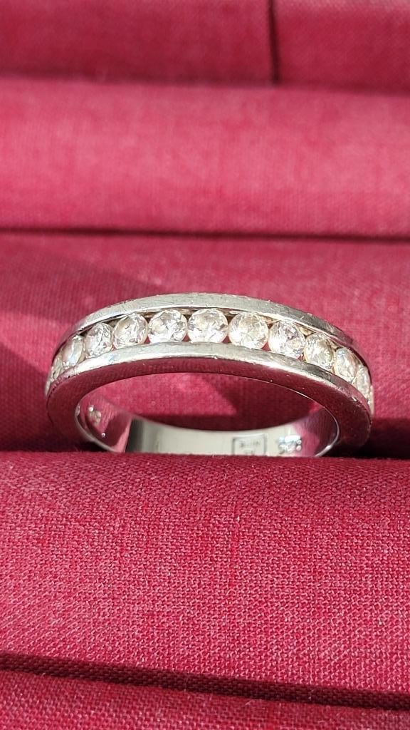 BAGUE EN ARGENT AVEC 13 PIERRES DE ZIRCONIUM, Bijoux, Sacs & Beauté, Bagues, Utilisé, 17 à 18, Argent, Argent, Enlèvement ou Envoi