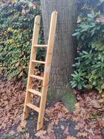 Houten laddertje met haken, Doe-het-zelf en Bouw, Ladders en Trappen, Ophalen of Verzenden, Zo goed als nieuw, Ladder