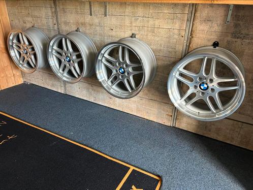 Nieuw opgemaakte 18 inch BMW style 37 ! 5x120, Auto-onderdelen, Banden en Velgen, 18 inch, Ophalen