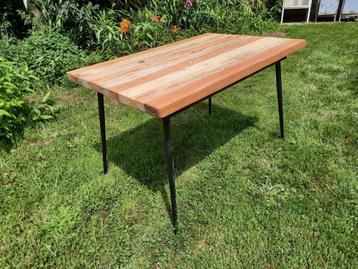 Bureau/industriële tafel/werkbank beschikbaar voor biedingen