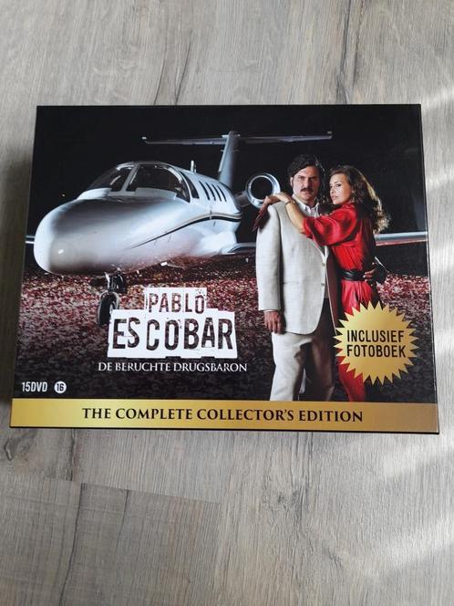 Pablo Escobar collectors edition incl fotoboek NIEUW, CD & DVD, DVD | TV & Séries télévisées, Neuf, dans son emballage, Coffret