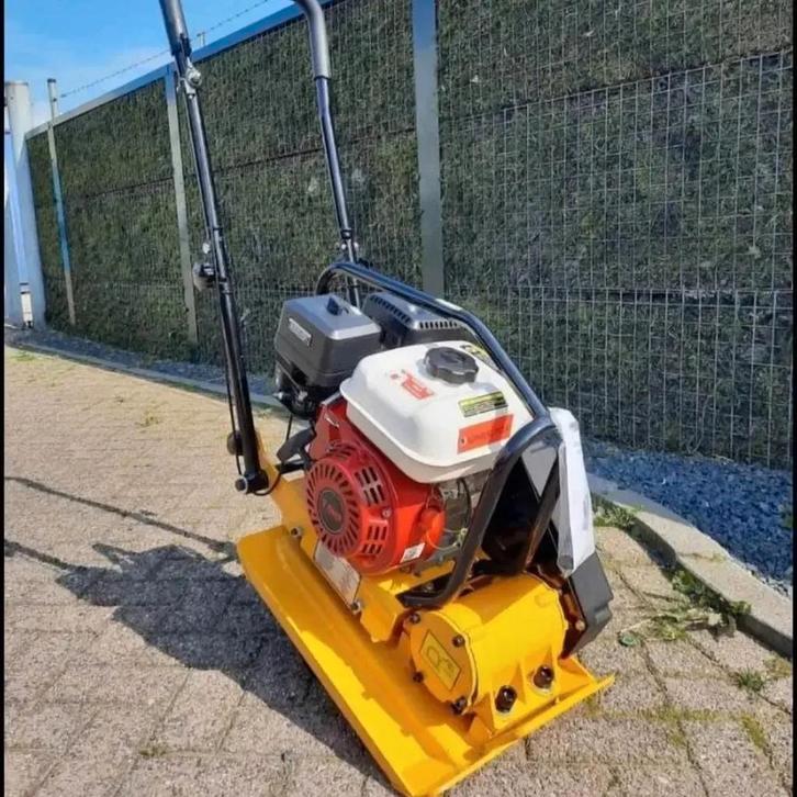 Différents modèles : nouvelle plaque vibrante à essence avec, Articles professionnels, Machines & Construction | Jardin, Parc & Sylviculture